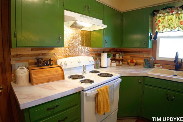 1065 Horton Road, Muskegon, MI 49445