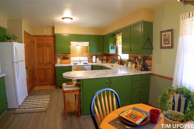 1065 Horton Road, Muskegon, MI 49445