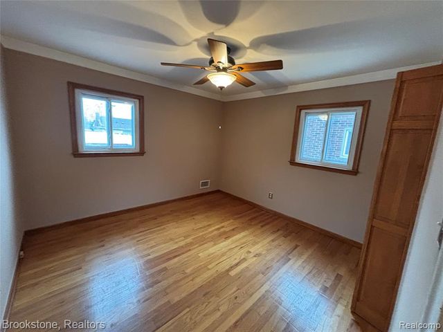 15435 Cameron Street, Southgate, MI 48195