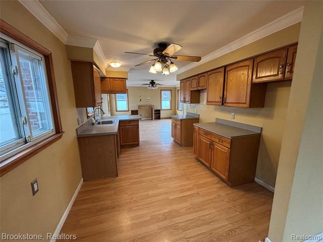 15435 Cameron Street, Southgate, MI 48195