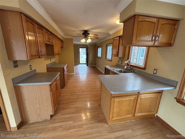 15435 Cameron Street, Southgate, MI 48195