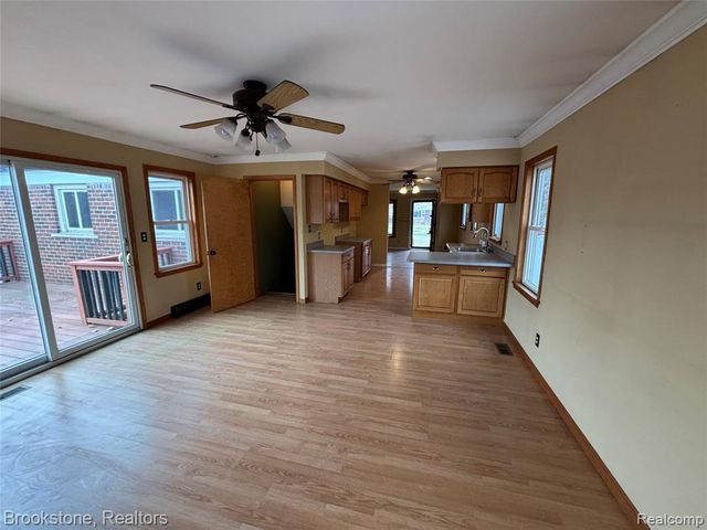 15435 Cameron Street, Southgate, MI 48195