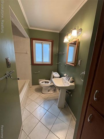 15435 Cameron Street, Southgate, MI 48195