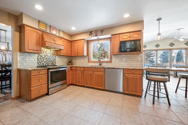 201 SWISS MEADOW LANE, Green Bay, WI 54302