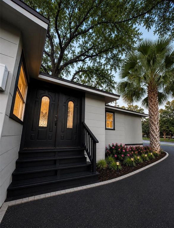 1221 E DR MARTIN LUTHER KING JR BOULEVARD, Tampa, FL 33603