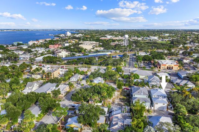 516 SW Camden Avenue, Stuart, FL 34994