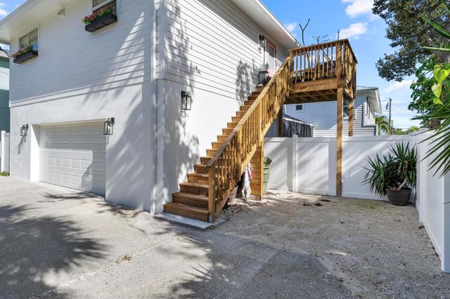 516 SW Camden Avenue, Stuart, FL 34994