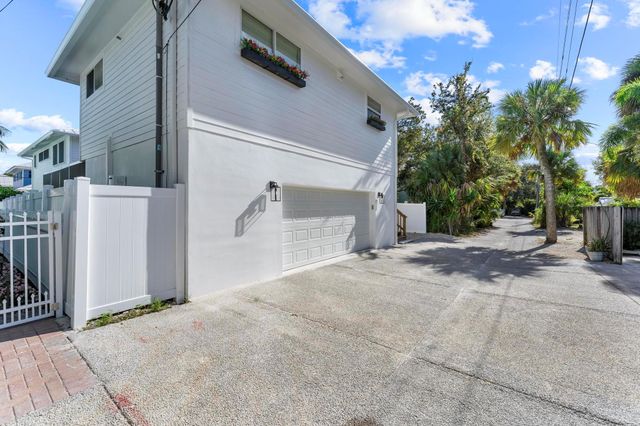 516 SW Camden Avenue, Stuart, FL 34994