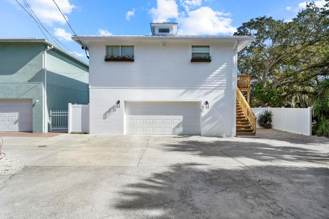 516 SW Camden Avenue, Stuart, FL 34994