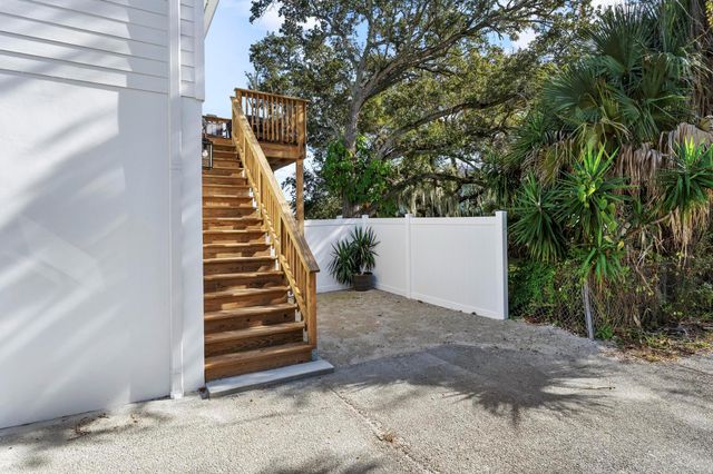 516 SW Camden Avenue, Stuart, FL 34994