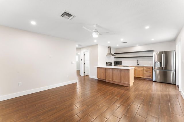 516 SW Camden Avenue, Stuart, FL 34994