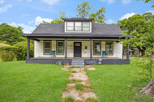 721 Maple Street, Bonham, TX 75418
