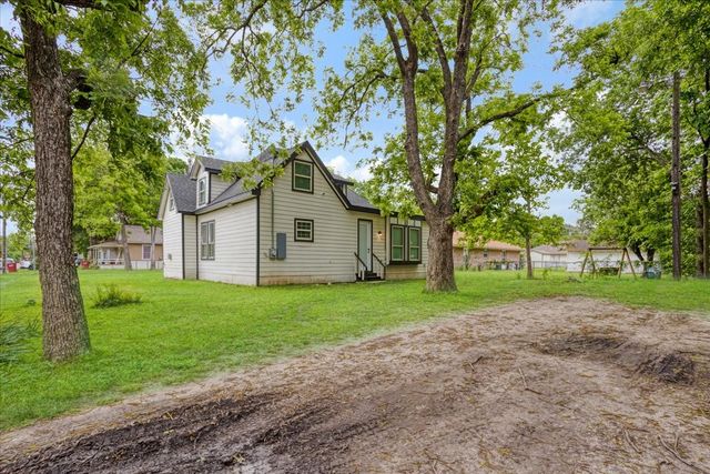 721 Maple Street, Bonham, TX 75418