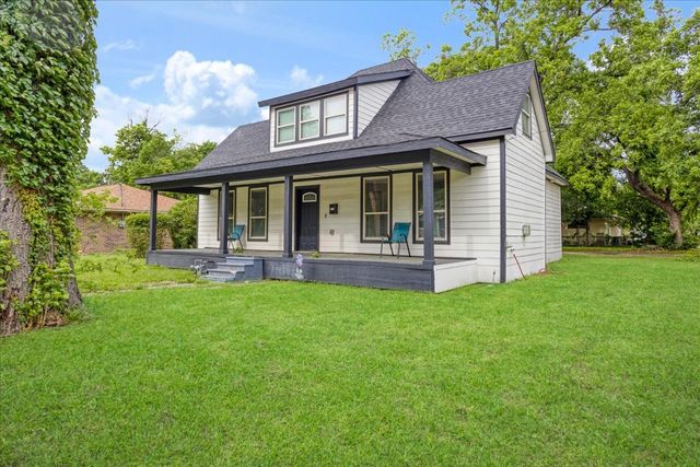 721 Maple Street, Bonham, TX 75418
