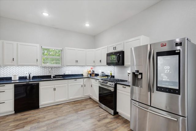 721 Maple Street, Bonham, TX 75418