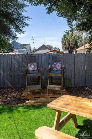 415 E Gonzalez St, Pensacola, FL 32503