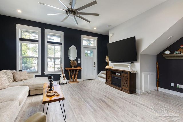 415 E Gonzalez St, Pensacola, FL 32503