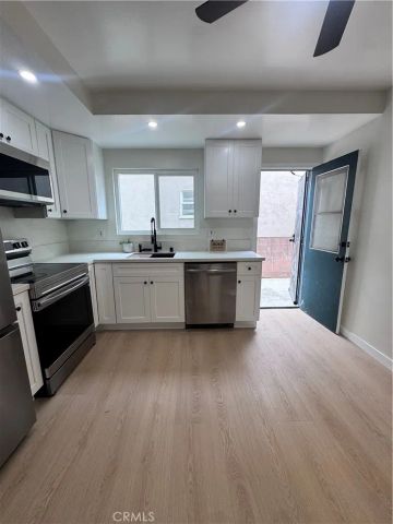 2615 Curtis Avenue B, Redondo Beach, CA 90278