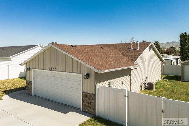 1863 Scottsdale Drive, Pocatello, ID 83202