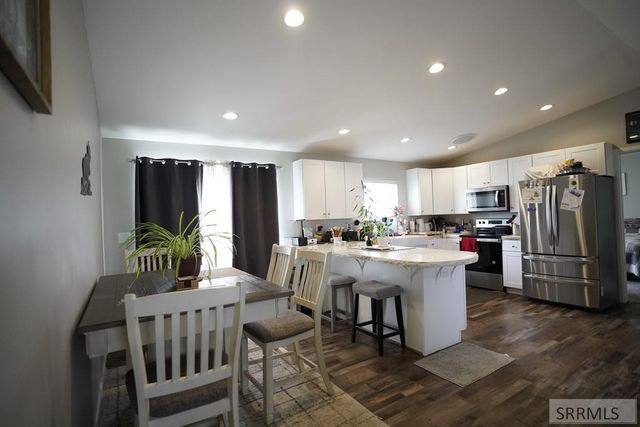 1863 Scottsdale Drive, Pocatello, ID 83202