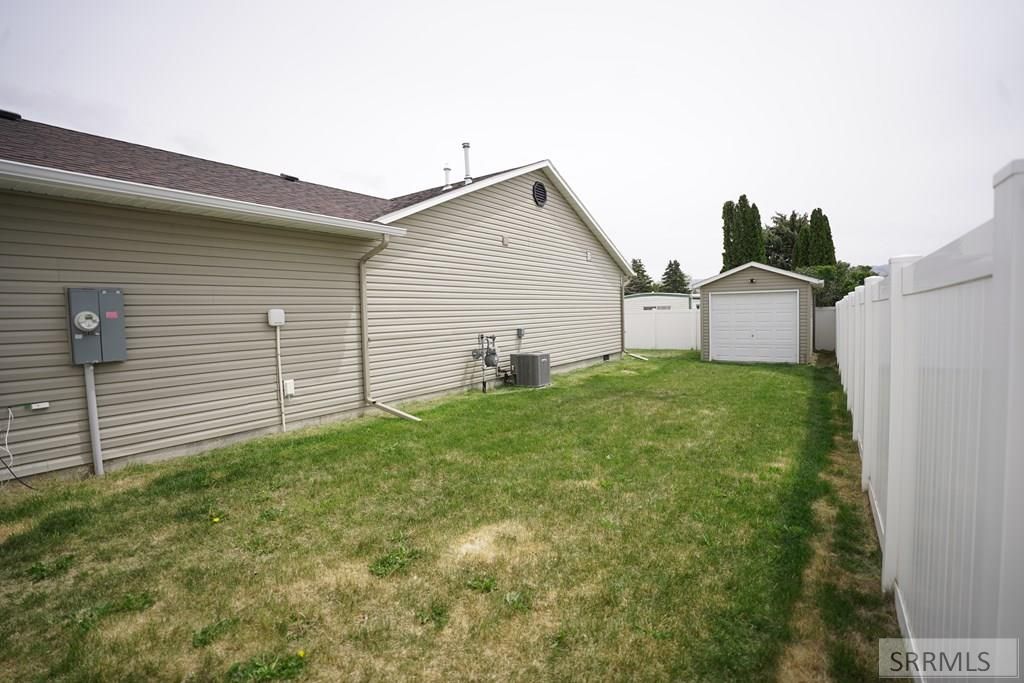 Image 9 of property listing at 1863 Scottsdale Drive, Pocatello, ID 83202