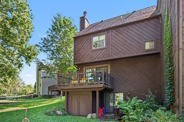 279 Fairway Court, Plainwell, MI 49080