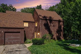 279 Fairway Court, Plainwell, MI 49080