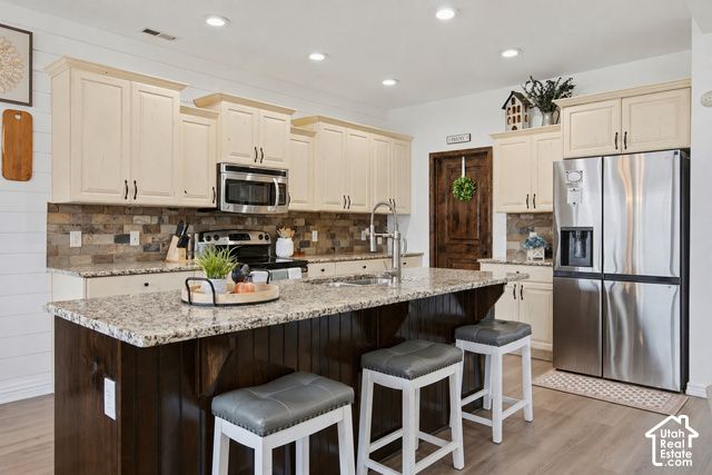 2089 S BULLRUSH PKWY, Lehi, UT 84043
