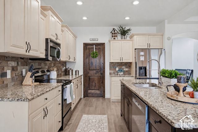 2089 S BULLRUSH PKWY, Lehi, UT 84043
