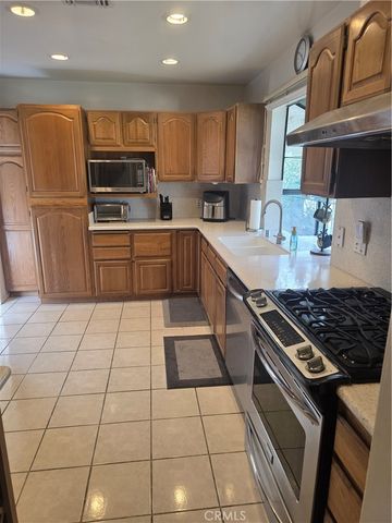 19040 Friar, Tarzana, CA 91335