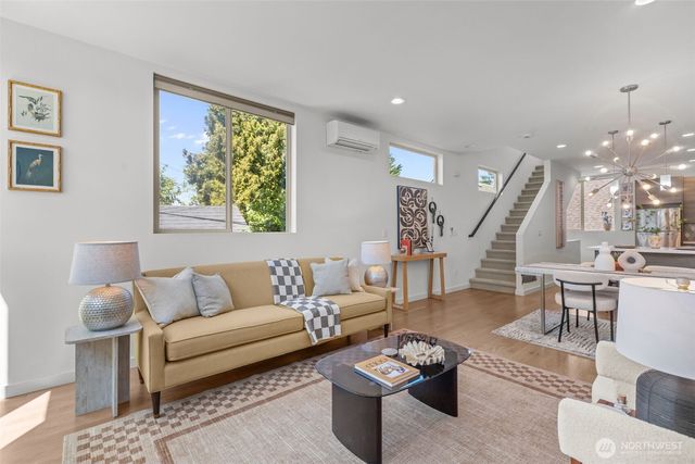 2639 A 45th Avenue SW, Seattle, WA 98116