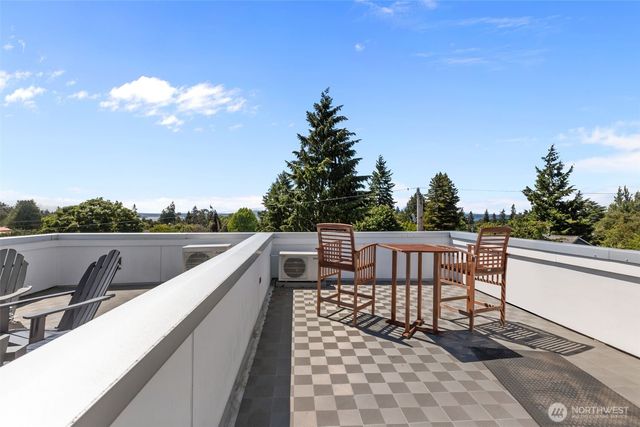 2639 A 45th Avenue SW, Seattle, WA 98116