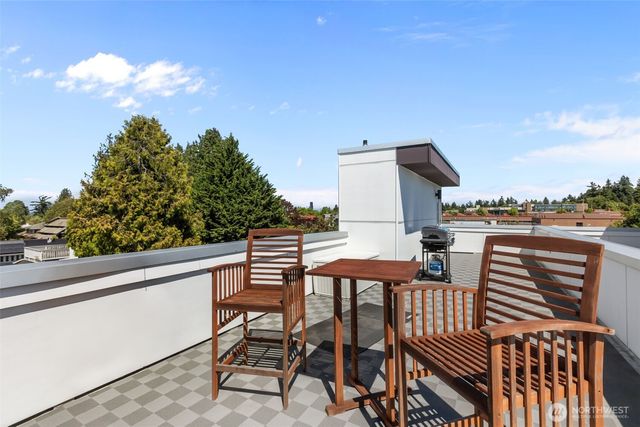 2639 A 45th Avenue SW, Seattle, WA 98116