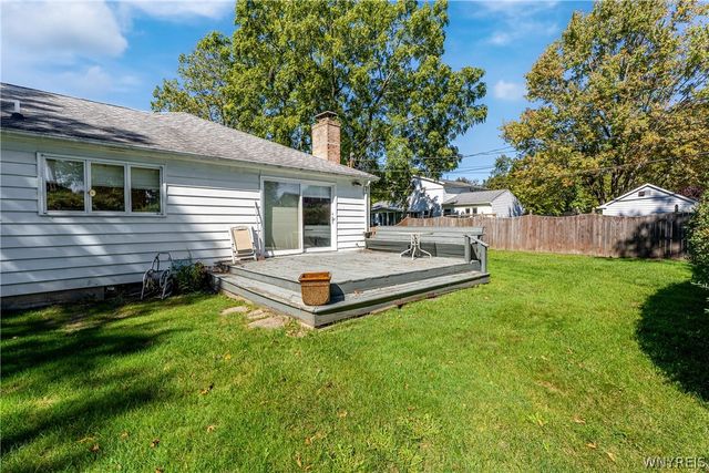 8 Old Spring Lane, Amherst, NY 14221