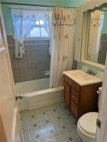 18413 Delano, Tarzana, CA 91335