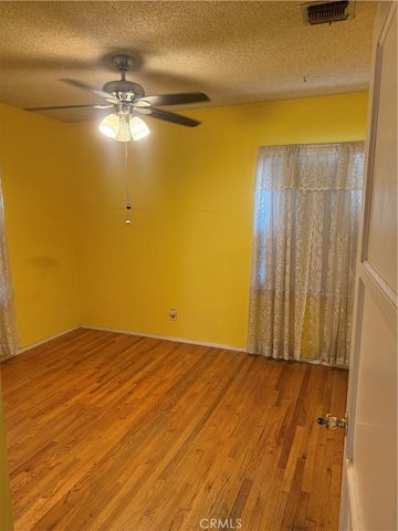 18413 Delano, Tarzana, CA 91335