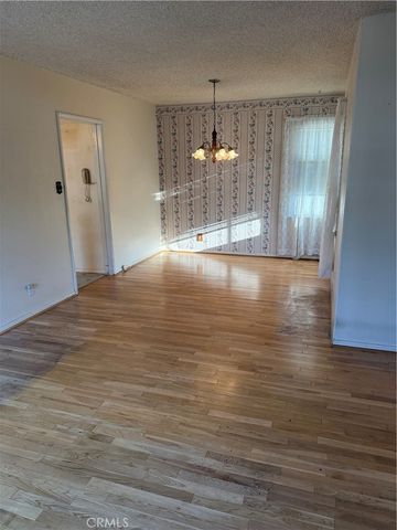 18413 Delano, Tarzana, CA 91335