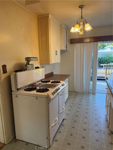18413 Delano, Tarzana, CA 91335