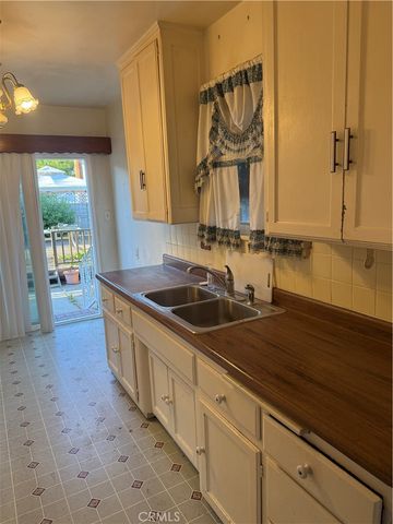 18413 Delano, Tarzana, CA 91335