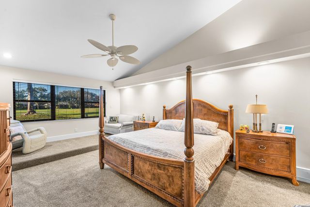 37 Clubhouse Lane, Boynton Beach, FL 33436