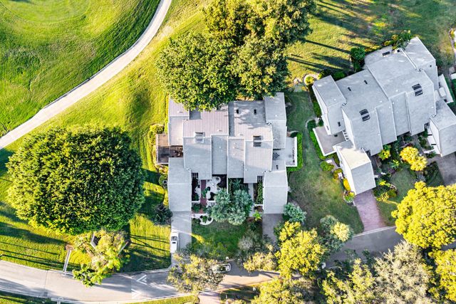 37 Clubhouse Lane, Boynton Beach, FL 33436
