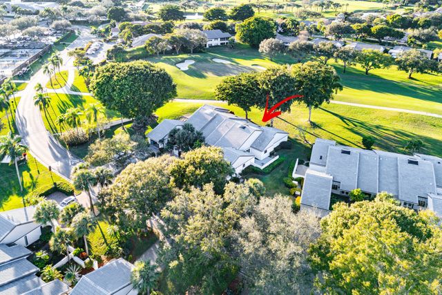 37 Clubhouse Lane, Boynton Beach, FL 33436