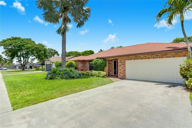 1130 NW 78th Ter, Plantation, FL 33322