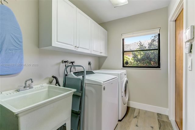 1130 NW 78th Ter, Plantation, FL 33322