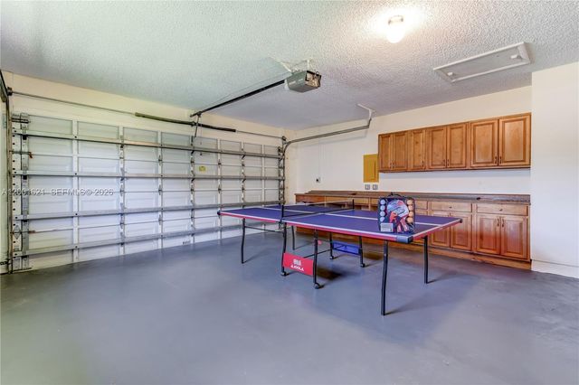 1130 NW 78th Ter, Plantation, FL 33322