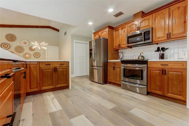 1130 NW 78th Ter, Plantation, FL 33322