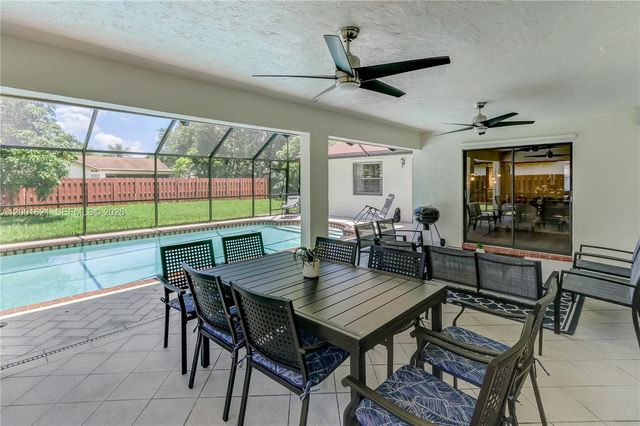 1130 NW 78th Ter, Plantation, FL 33322