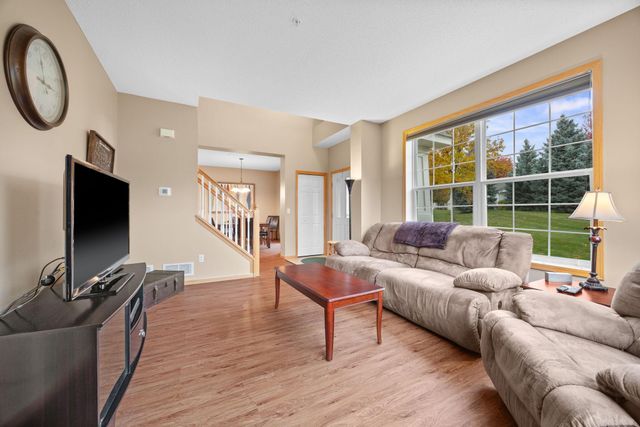 2010 Stahlke Way, Chaska, MN 55318