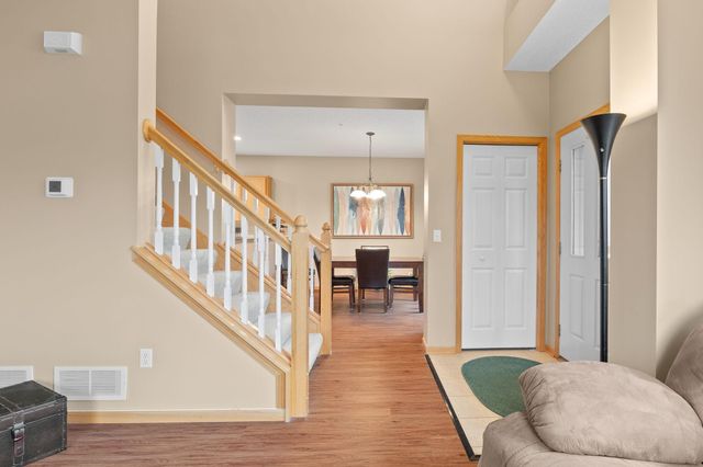 2010 Stahlke Way, Chaska, MN 55318