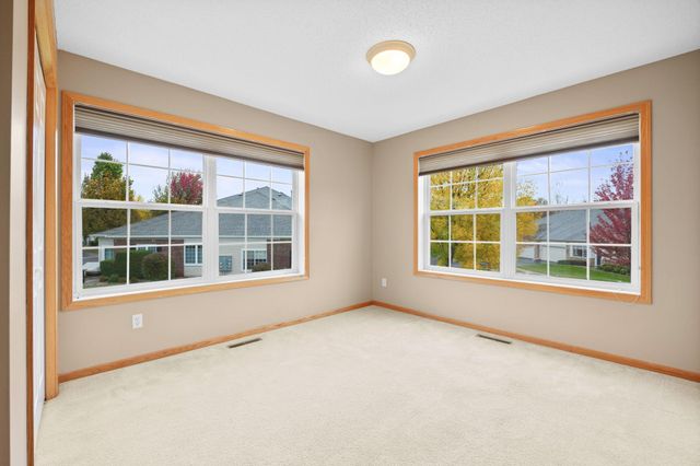 2010 Stahlke Way, Chaska, MN 55318